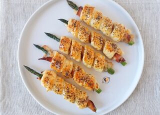 Asparagi in crosta di sfoglia con speck e parmigiano