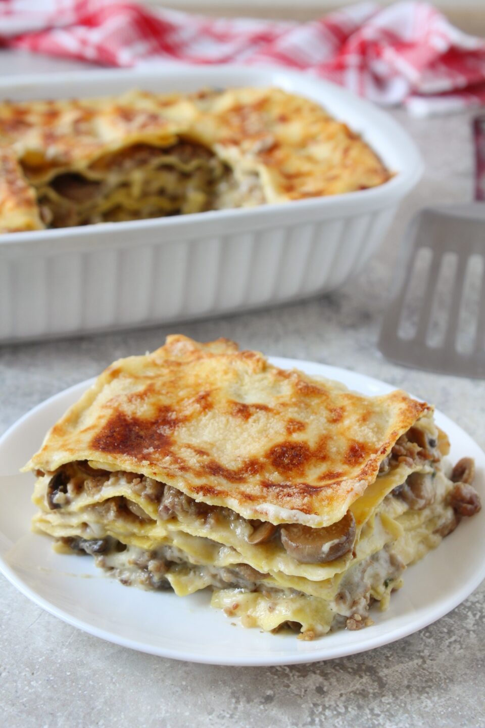 lasagne funghi e salsiccia