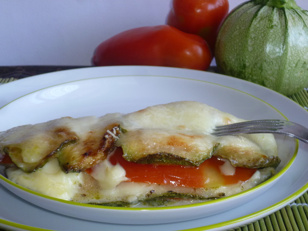 parmigiana di zucchine e pomodoro fresco parmigiana di zucchine e pomodoro fresco
