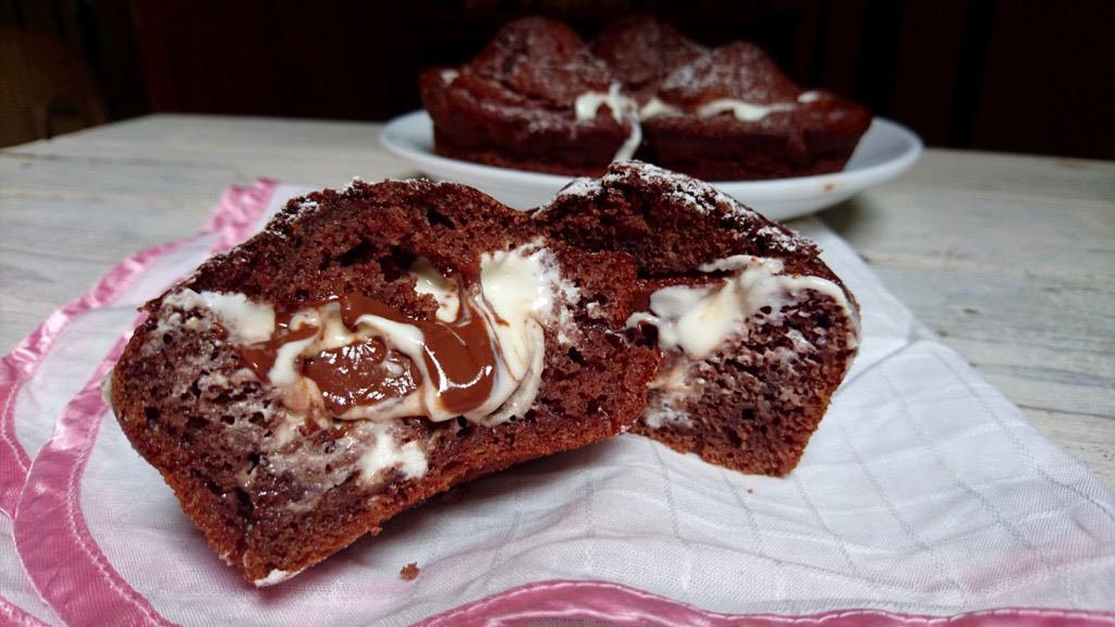 muffin al cacao farciti di mascarpone e nocciolata