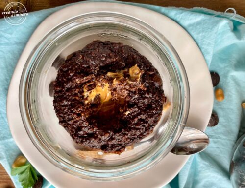 Baked oats ( porridge al forno con avocado, cioccolato e burro d’arachidi)