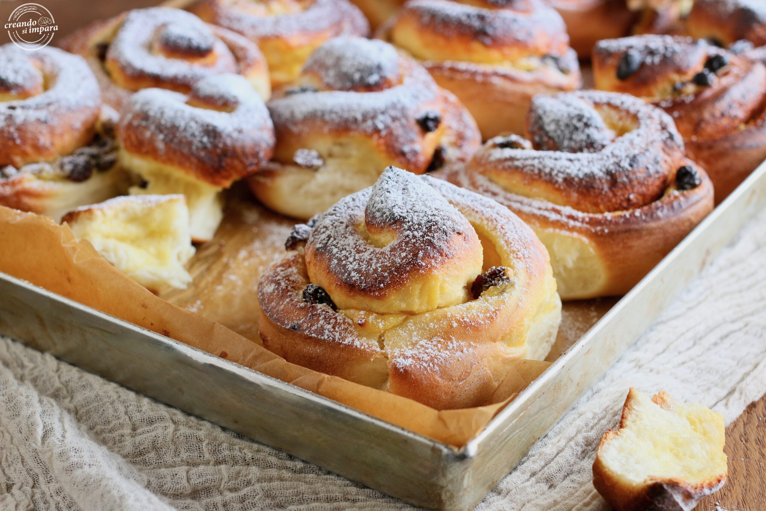 Girelle lievitate con crema e uvetta creando si impara