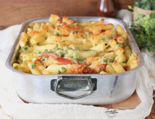 Pasta al forno con piselli