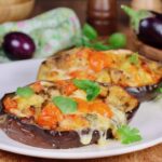 Melanzane ripiene con pomodorini e mozzarella