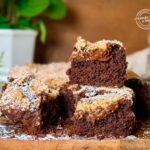 Torta al cacao in 5 minuti con crema spalmabile
