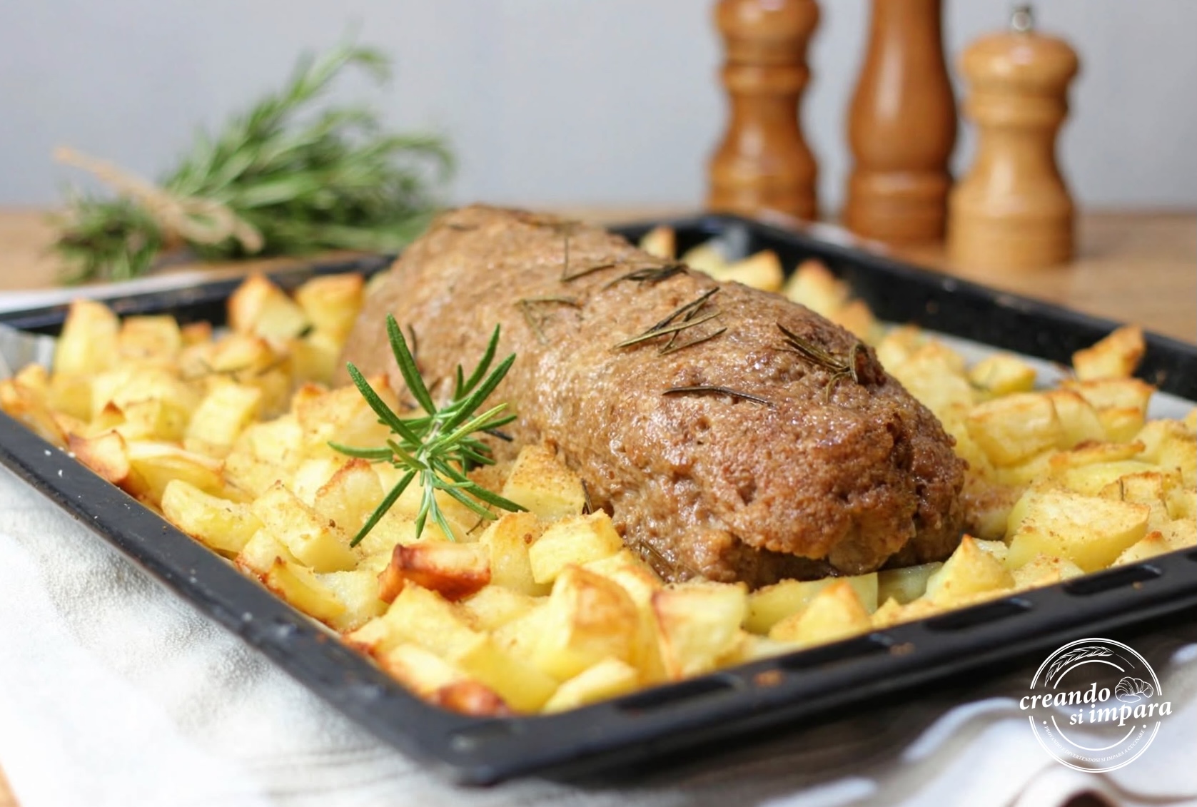 Polpettone vegetale con patate al forno