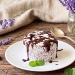 Girelle al cacao con cocco e panna