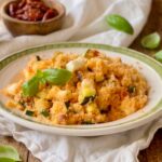 Cous cous con zucchine e pesto di pomodori secchi