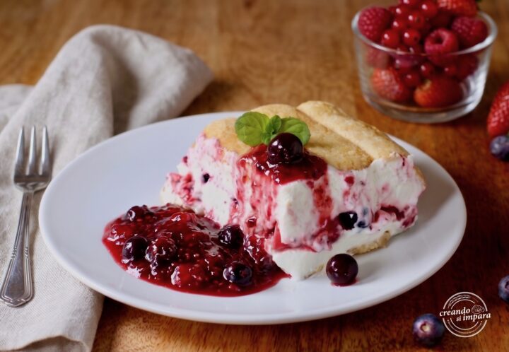 Torta fredda ai frutti rossi