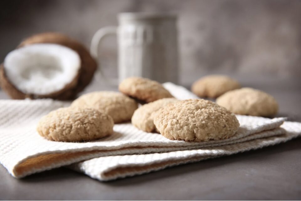 biscotti al cocco e farina di riso (leggeri e croccanti)