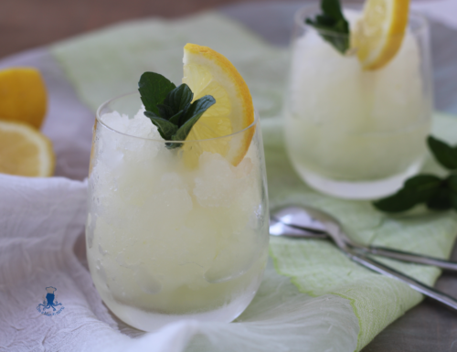 Sorbetto al limone, ricetta facile con e senza gelatiera.