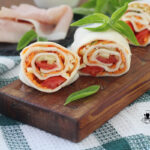 Rotolo di mozzarella fatto in casa con prosciutto e verdure1