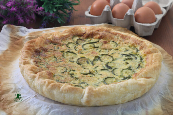 Torta salata zucchine e porri cremosa