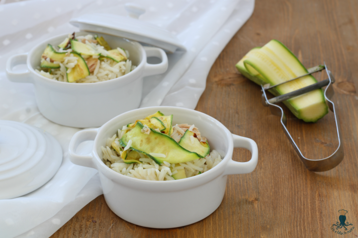 Insalata di riso con zucchine e tonno, ricetta facile e veloce