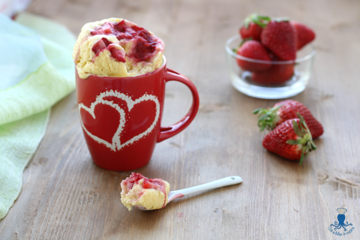 mug cake alle fragole senza zucchero
