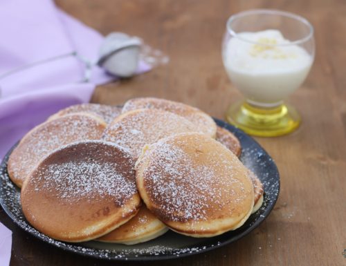 Pancake yogurt e cioccolato bianco, ricetta golosa