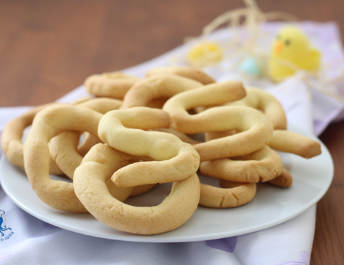Buranelli biscotti, o Bussolai di Burano dolci di Pasqua.
