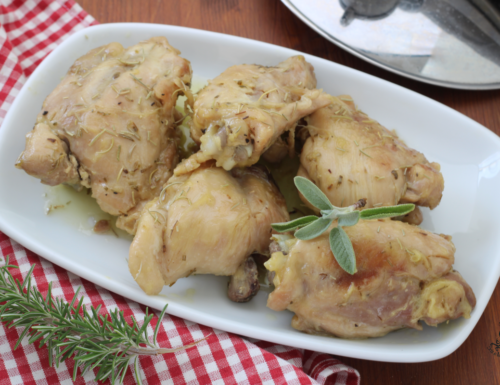 Pollo arrosto con la pentola a pressione, ricetta facile e veloce.