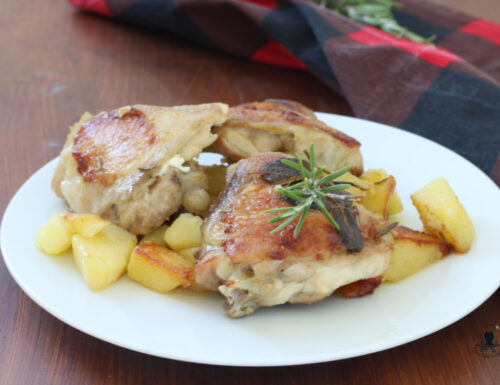 Pollo e patate in padella come al forno, ricetta facile