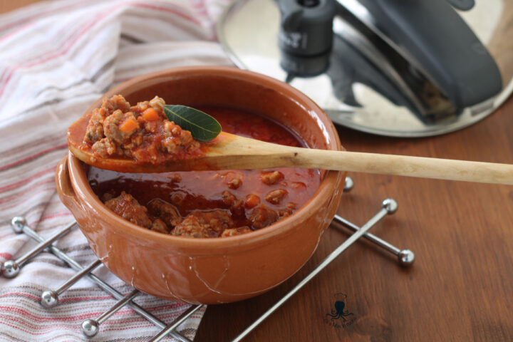 Sugo di salsiccia in pentola a pressione.2