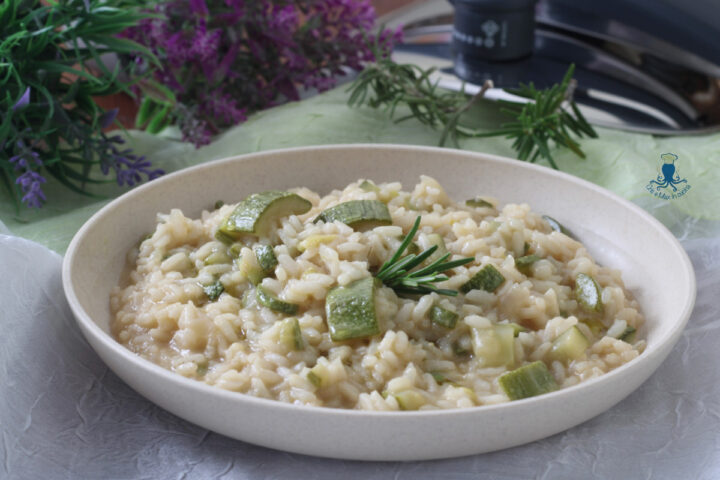 Straccetti di pollo con le patate in pentola a pressione.jpg
Straccetti di pollo con le patate in pentola a pressione1.jpg