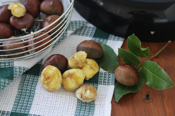 Castagne al vapore nel multicooker o pentola a pressione