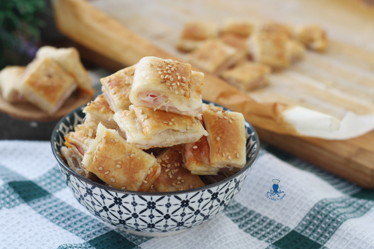 Salatini di sfoglia integrale con prosciutto e mozzarella