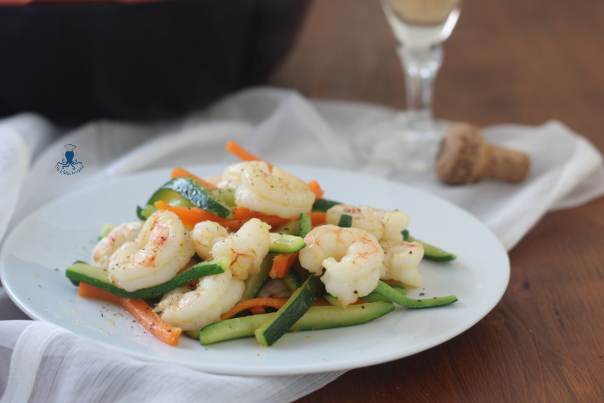 Gamberi con zucchine e carote