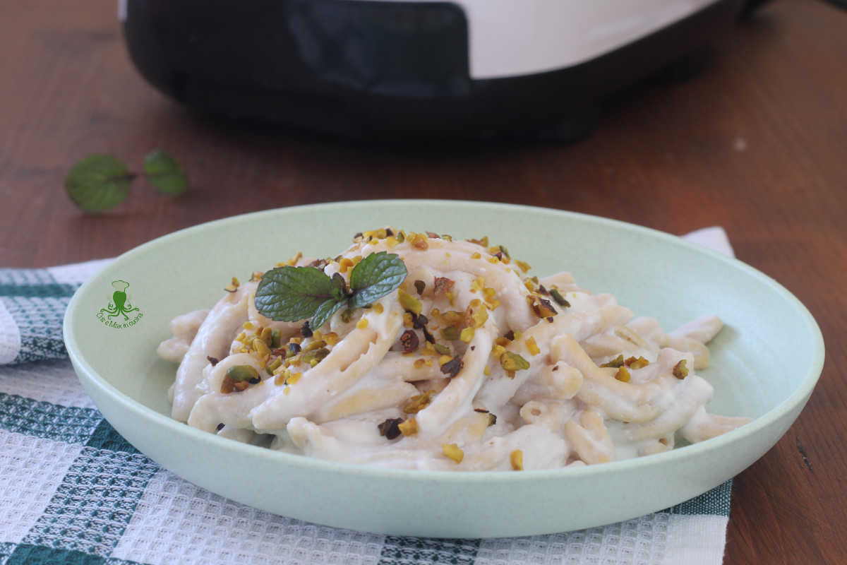 Pasta integrale fatta in casa con ricotta e pistacchi1