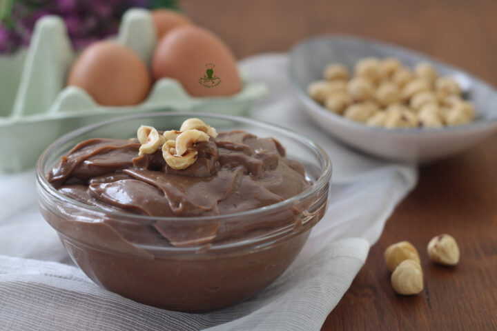 Crema pasticcera con la nutella facile e cremosa