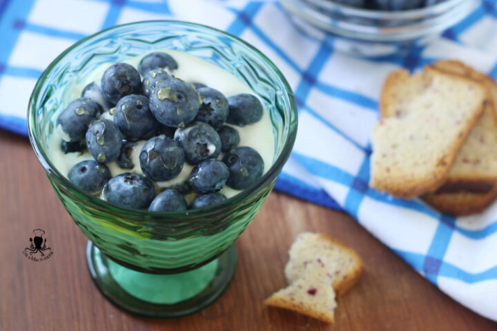 Coppa yogurt e frutta pronta in 5 minuti1