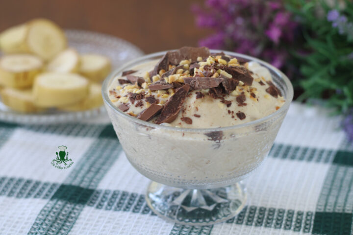 Gelato banana e yogurt alle nocciole
