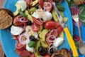 INSALATA CON BUFALA, POMPELMO ROSA E AVOCADO