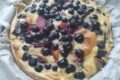 CLAFOUTIS ALLE PESCHE E MIRTILLI IN PASTA FILLO