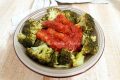 Salsiccia al sugo e broccoli al Varoma con il bimby e senza