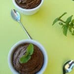 Mousse al cioccolato e avocado