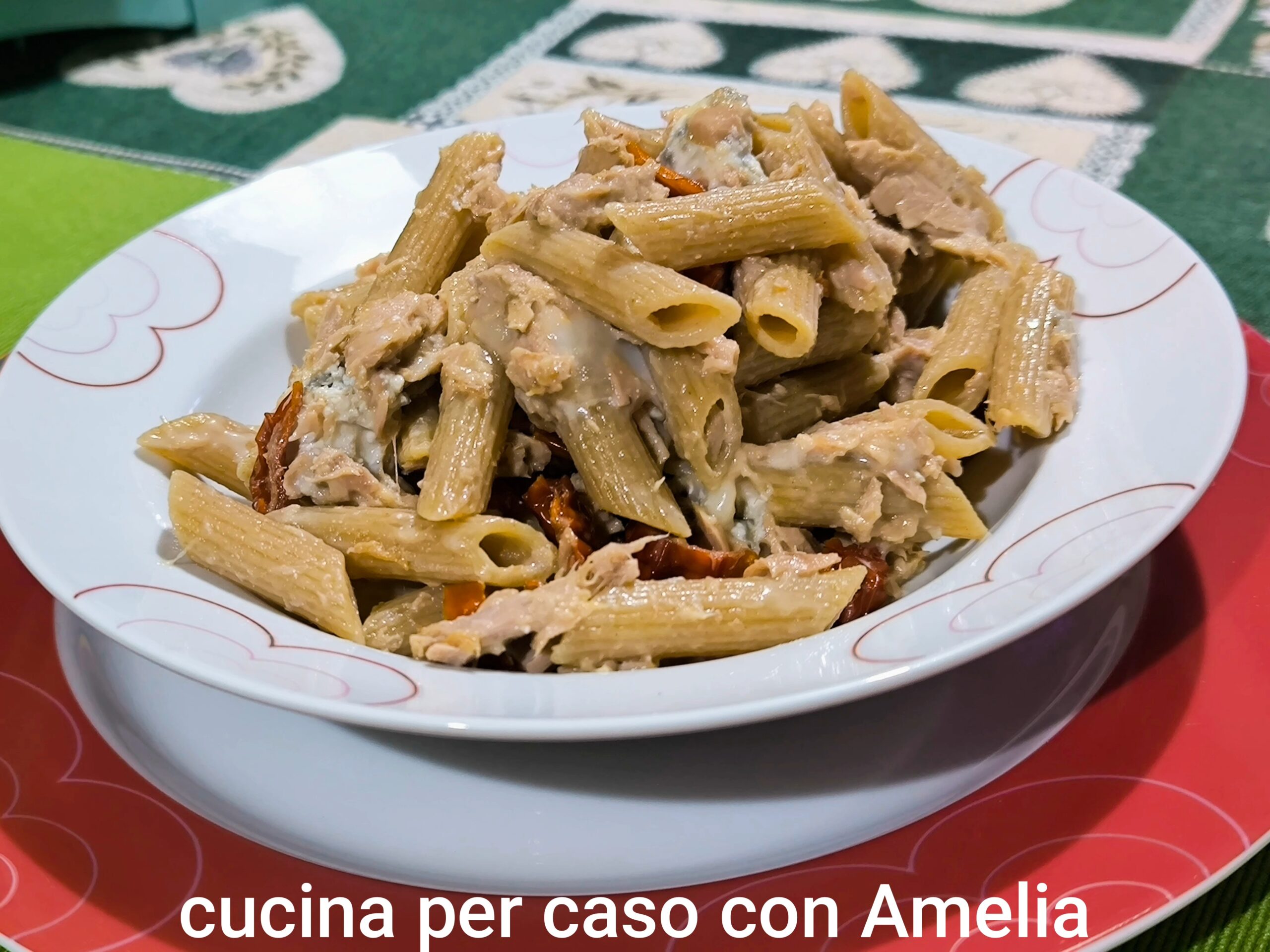 Pasta tonno gorgonzola e pomodori secchi