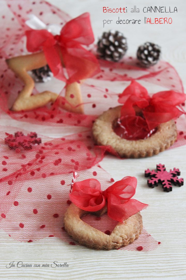 Biscotti alla cannella per decorare l'albero