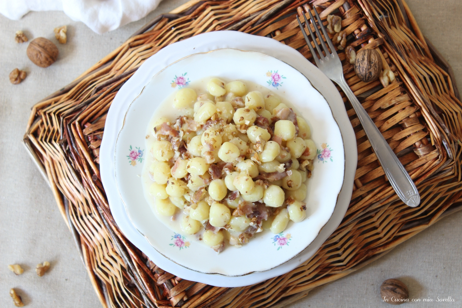Gnocchi speck e noci cremosi senza panna - In cucina con mia sorella