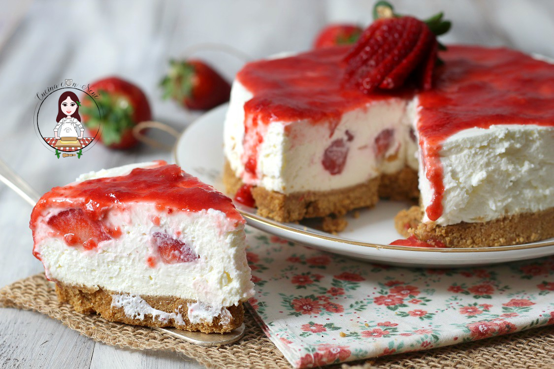 torta con mascarpone e panna liquida Torta a strati con crema al mascarpone e frutti misti main image 0