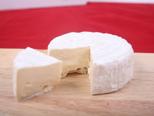 Antipasto con gli involtini di formaggio e prosciutto crudo