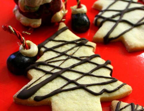 Biscotti natalizi di frolla e cioccolato – semplici e golosi