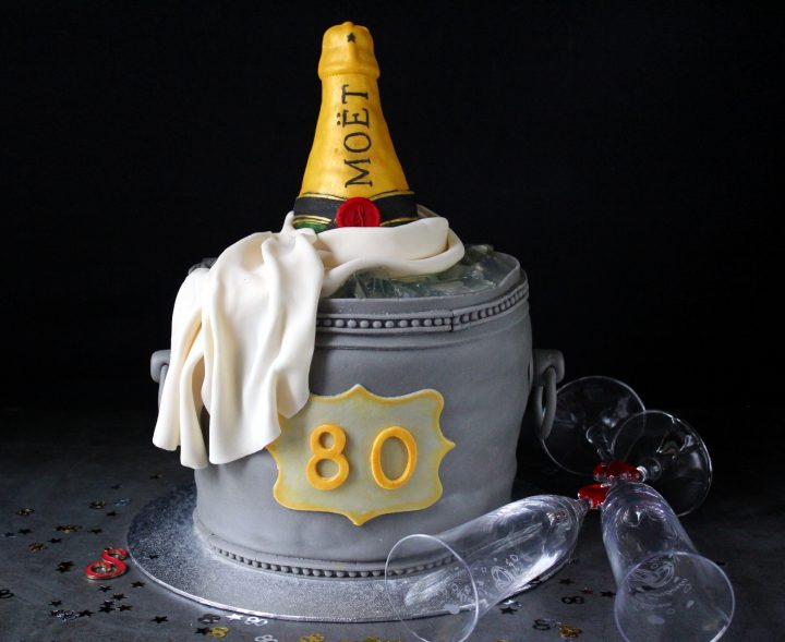 secchiello del ghiaccio con champagne