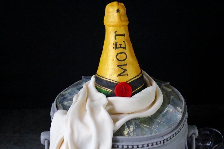 secchiello del ghiaccio con champagne