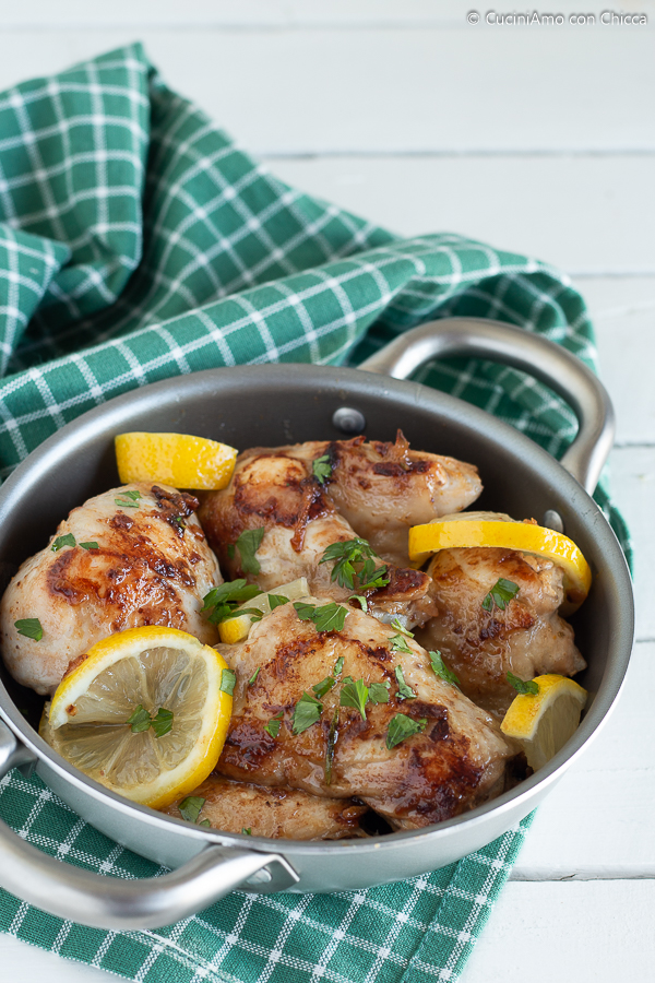 Pollo in padella tenero e succoso