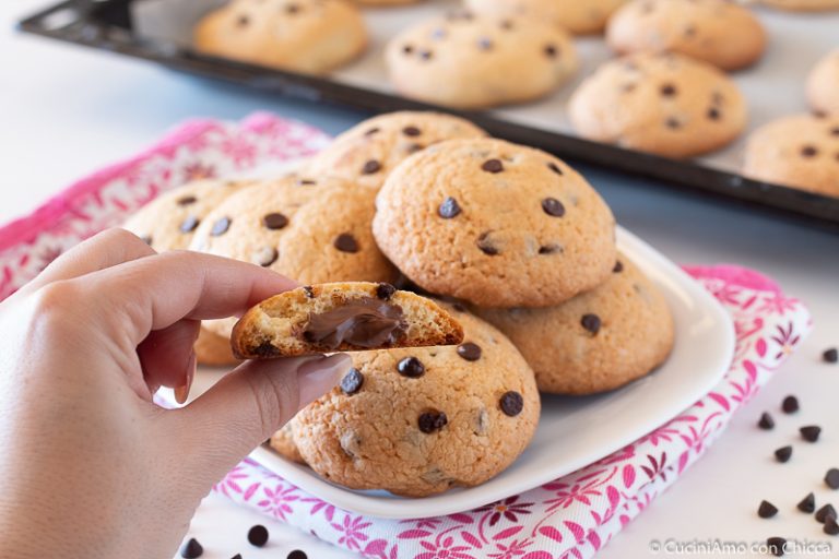 BISCOTTI RIPIENI DI NUTELLA Ricetta facile veloce CuciniAmo con Chicca