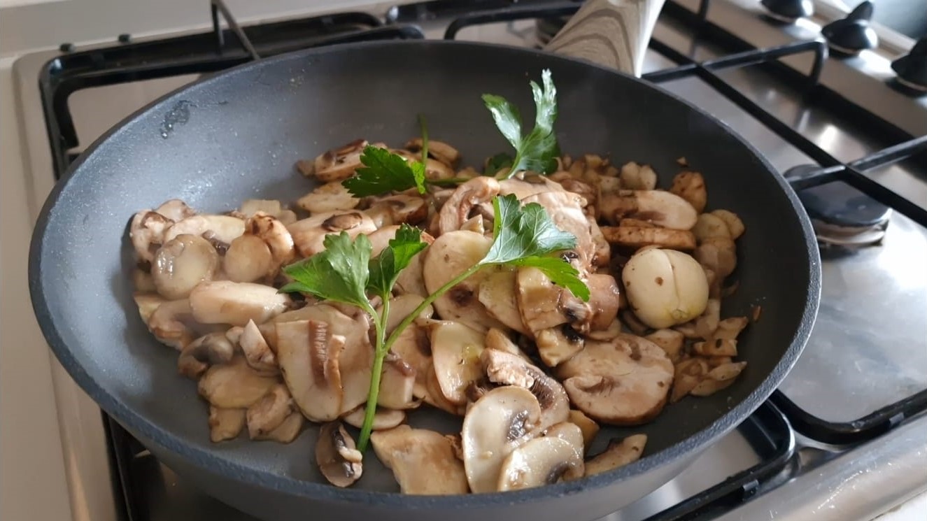 COSCE DI POLLO CON FUNGHI