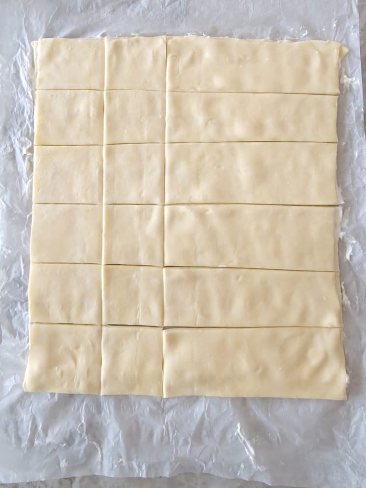 tagliate a quadratini