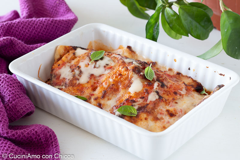 Crespelle al forno pomodoro e mozzarella