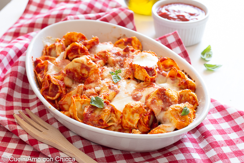 Pasticcio di tortellini al forno